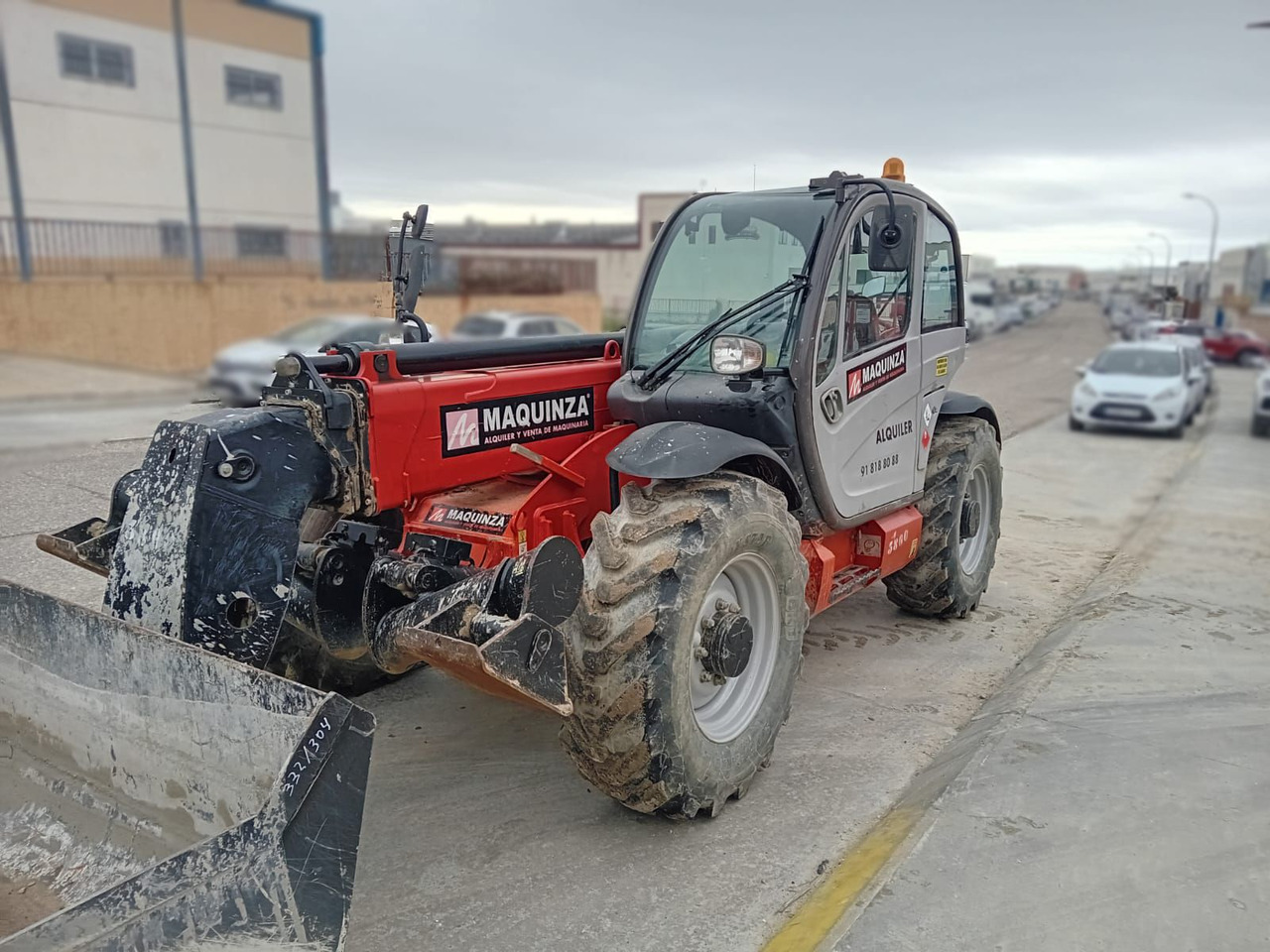 MANITOU MT1335 EASY - Teleszkópos rakodó: 5 kép. MANITOU MT1335 EASY - Teleszkópos rakodó: 5 kép.