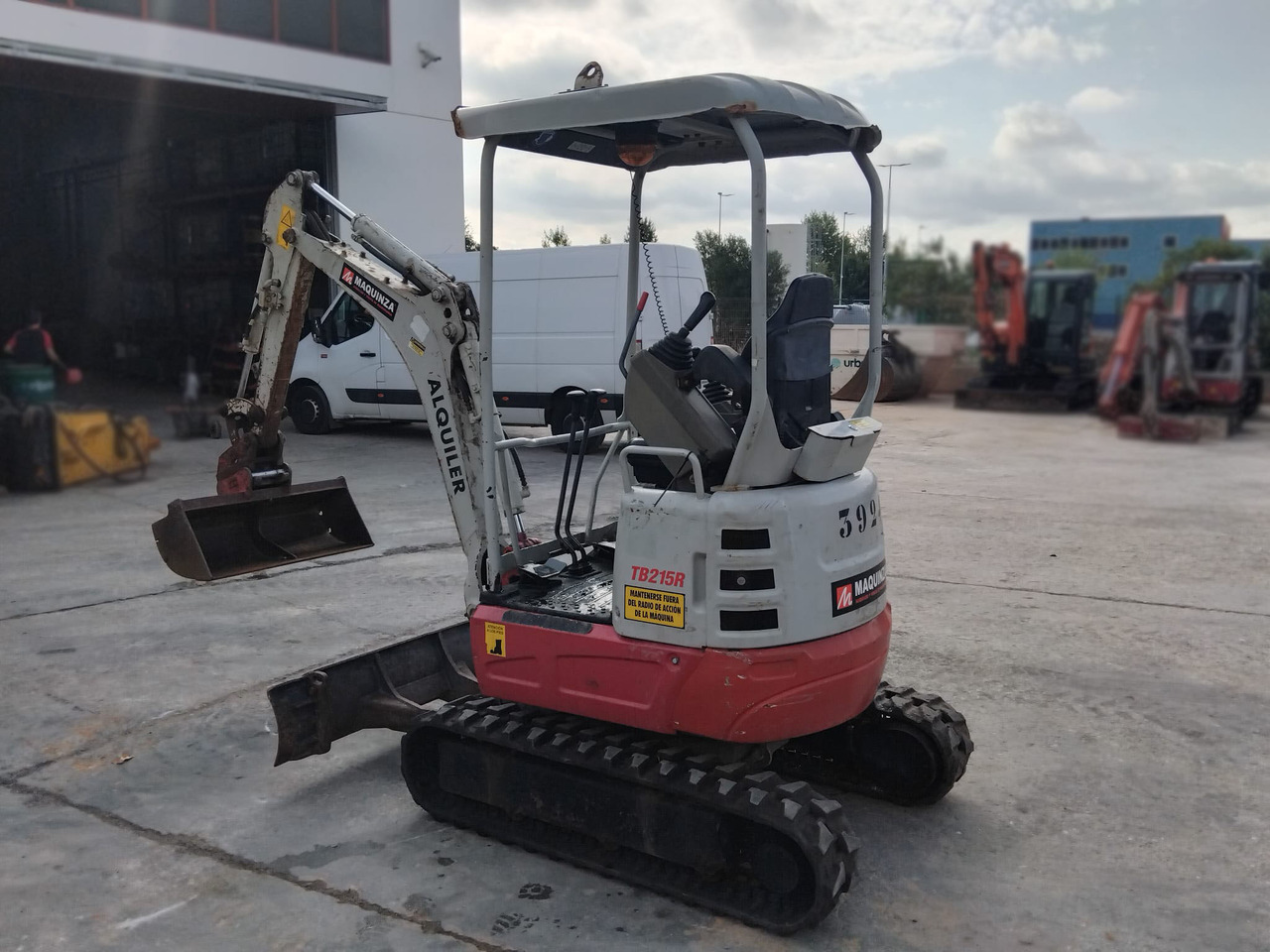 TAKEUCHI TB215R EASY - Minikotró: 3 kép. TAKEUCHI TB215R EASY - Minikotró: 3 kép.