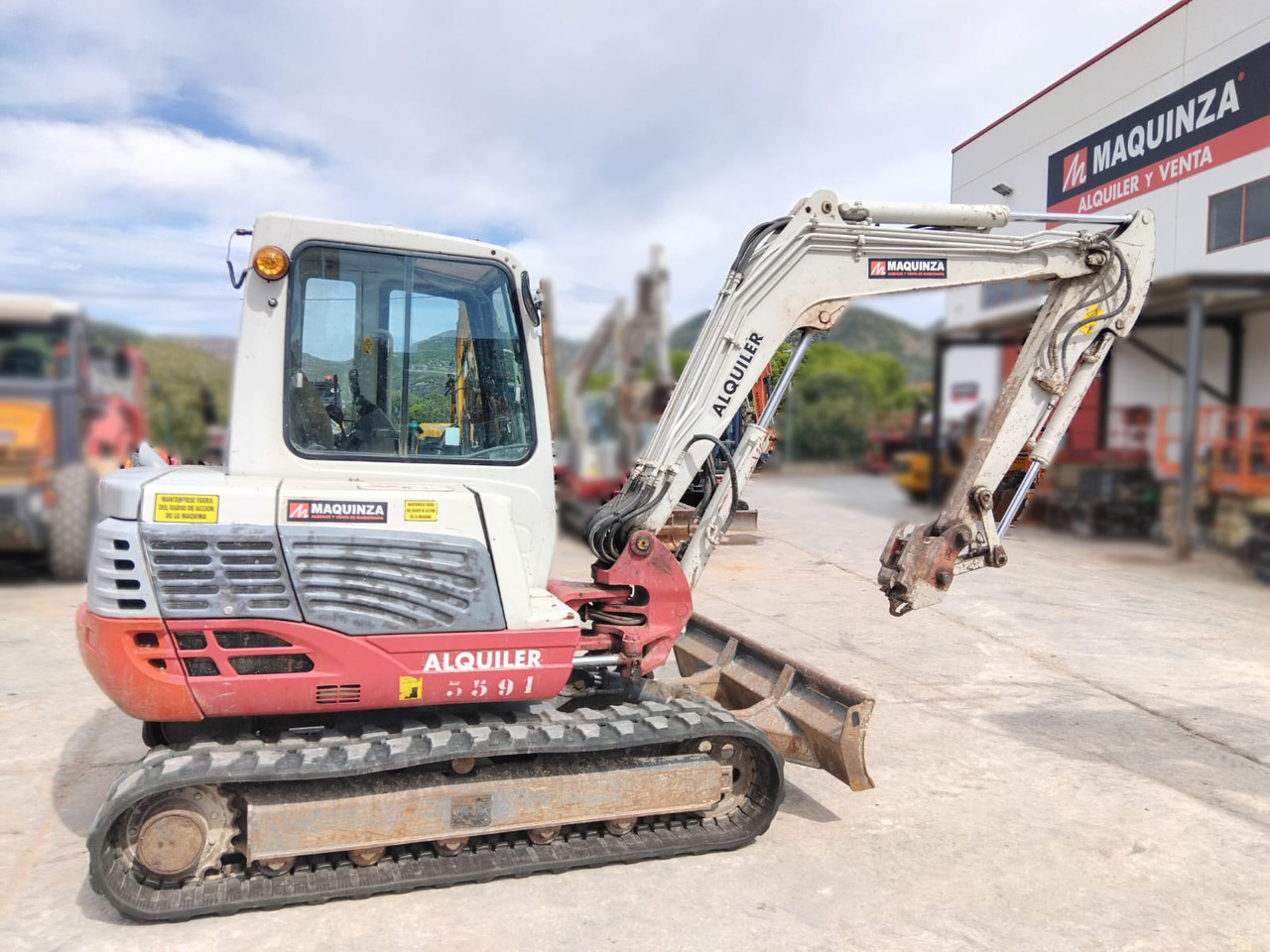 TAKEUCHI TB250 - Minikotró: 5 kép. TAKEUCHI TB250 - Minikotró: 5 kép.