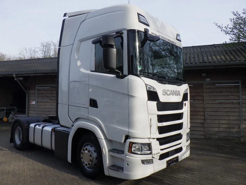 Scania S410 Standard /Retarder / Euro 6 - Nyergesvontató: 2 kép. Scania S410 Standard /Retarder / Euro 6 - Nyergesvontató: 2 kép.