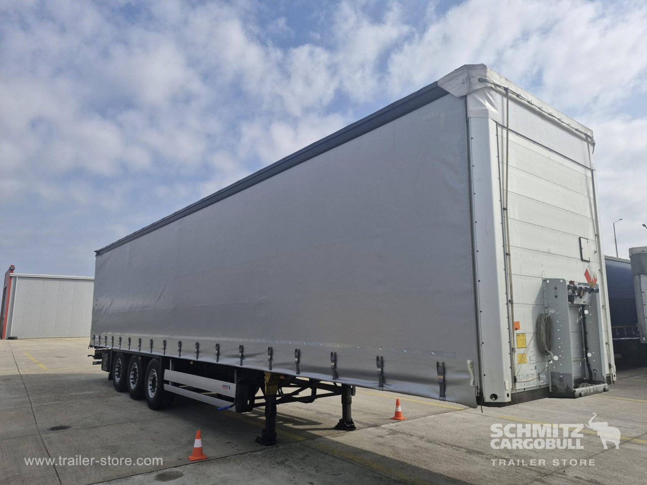 SCHMITZ Curtainsider Standard - Ponyvás félpótkocsi: 3 kép. SCHMITZ Curtainsider Standard - Ponyvás félpótkocsi: 3 kép.
