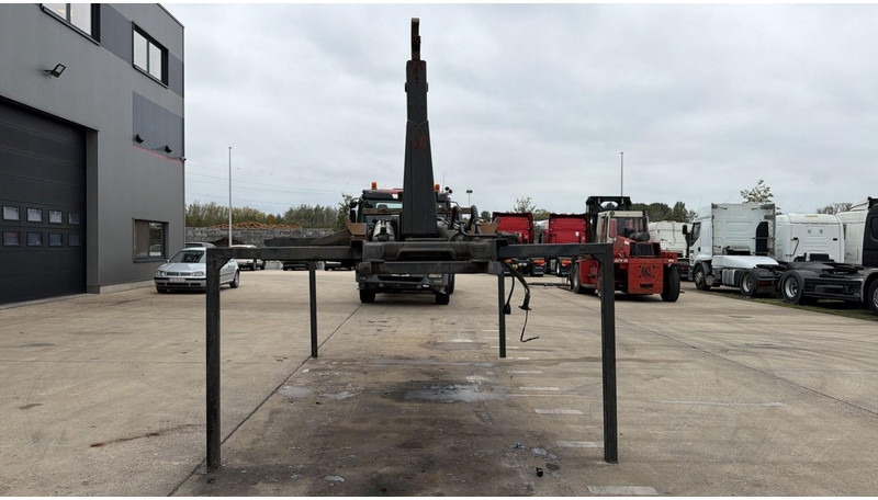 Hyvalift - (LENGHT 5.70 / WIDTH 0.91) - Alkatrész - Teherautó: 2 kép. Hyvalift - (LENGHT 5.70 / WIDTH 0.91) - Alkatrész - Teherautó: 2 kép.