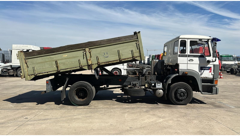 DAF 1700 ATI (MANUAL PUMP / EURO 2 / STEEL SUSP. / LAMES / CLEAN CONDITION) - Billenőplatós teherautó: 4 kép. DAF 1700 ATI (MANUAL PUMP / EURO 2 / STEEL SUSP. / LAMES / CLEAN CONDITION) - Billenőplatós teherautó: 4 kép.