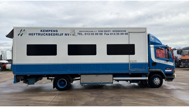 DAF 45 ATI 150 (BELGIAN TRUCK / STEEL SUSP. / LAMES / PERFECT CONDITION / LIFT) - Dobozos felépítményű teherautó: 3 kép. DAF 45 ATI 150 (BELGIAN TRUCK / STEEL SUSP. / LAMES / PERFECT CONDITION / LIFT) - Dobozos felépítményű teherautó: 3 kép.