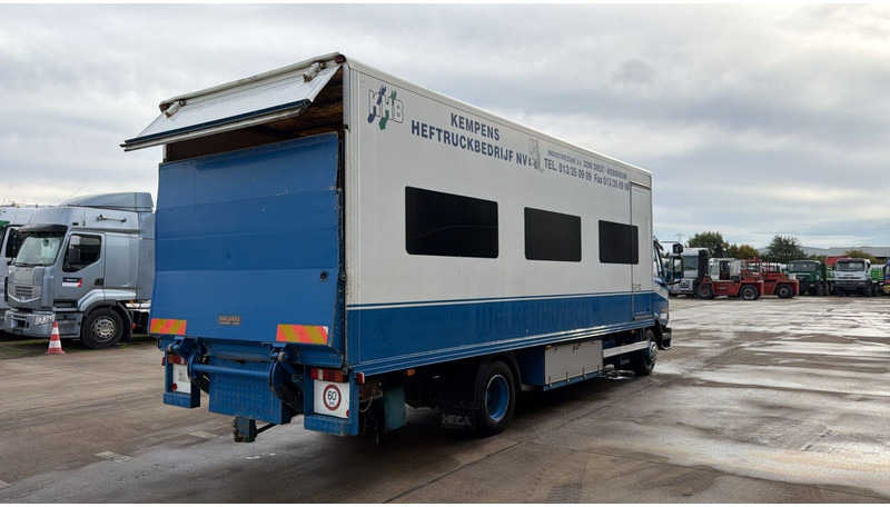 DAF 45 ATI 150 (BELGIAN TRUCK / STEEL SUSP. / LAMES / PERFECT CONDITION / LIFT) - Dobozos felépítményű teherautó: 4 kép. DAF 45 ATI 150 (BELGIAN TRUCK / STEEL SUSP. / LAMES / PERFECT CONDITION / LIFT) - Dobozos felépítményű teherautó: 4 kép.