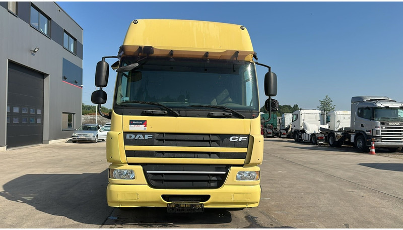 DAF 75 CF 310 (GOOD CONDITION / POSSIBLE AS BOX WITH CURTAIN / BONNE ETAT) - Platós teherautó: 2 kép. DAF 75 CF 310 (GOOD CONDITION / POSSIBLE AS BOX WITH CURTAIN / BONNE ETAT) - Platós teherautó: 2 kép.