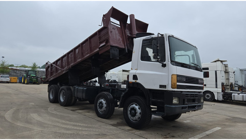 DAF 85 CF 340 (EURO 2 / MANUAL PUMP / STEEL SUSP. / POSSIBLE AS CHASSIS / 8X4) - Billenőplatós teherautó: 3 kép. DAF 85 CF 340 (EURO 2 / MANUAL PUMP / STEEL SUSP. / POSSIBLE AS CHASSIS / 8X4) - Billenőplatós teherautó: 3 kép.