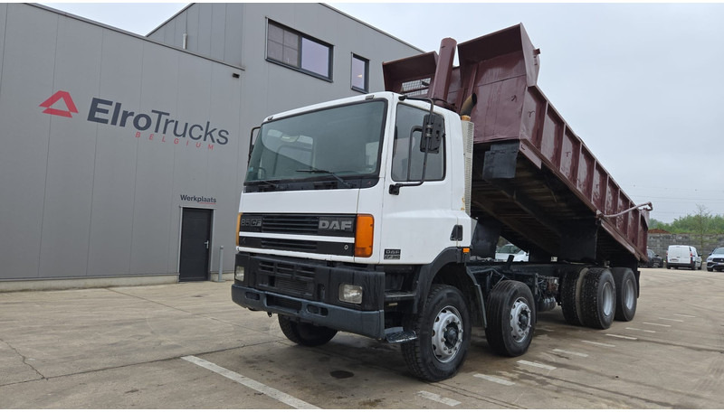 DAF 85 CF 340 (EURO 2 / MANUAL PUMP / STEEL SUSP. / POSSIBLE AS CHASSIS / 8X4) - Billenőplatós teherautó: 1 kép. DAF 85 CF 340 (EURO 2 / MANUAL PUMP / STEEL SUSP. / POSSIBLE AS CHASSIS / 8X4) - Billenőplatós teherautó: 1 kép.