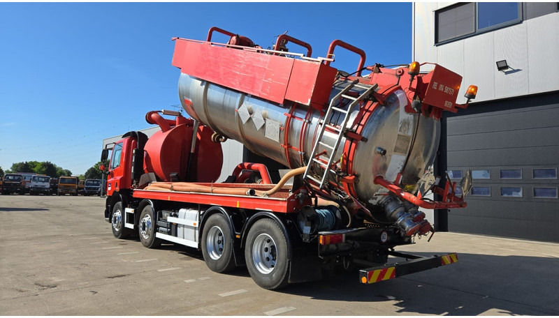 DAF CF 85.360 (IPSAM 18M³ / VACUUM + HIGH PRESSURE WATER / ADR FL - AT - OX / 123.000 KM / MANUAL GEARBOX / EURO 5) - Szippantós autó: 4 kép. DAF CF 85.360 (IPSAM 18M³ / VACUUM + HIGH PRESSURE WATER / ADR FL - AT - OX / 123.000 KM / MANUAL GEARBOX / EURO 5) - Szippantós autó: 4 kép.