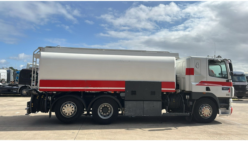 DAF CF 85.430 (20270 LITERS / EURO 3 / TOP CONDITION !!! / PARFAIT ETAT / 6X2 / BOITE MANUELLE) - Tartályos teherautó: 4 kép. DAF CF 85.430 (20270 LITERS / EURO 3 / TOP CONDITION !!! / PARFAIT ETAT / 6X2 / BOITE MANUELLE) - Tartályos teherautó: 4 kép.