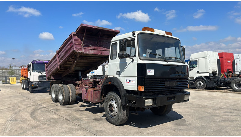 Iveco MAGIRUS 260 - 34 (LIVRAISON GRATUITE AU PORT D'ANVERS / POMPE MANUELLE) - Billenőplatós teherautó: 4 kép. Iveco MAGIRUS 260 - 34 (LIVRAISON GRATUITE AU PORT D'ANVERS / POMPE MANUELLE) - Billenőplatós teherautó: 4 kép.