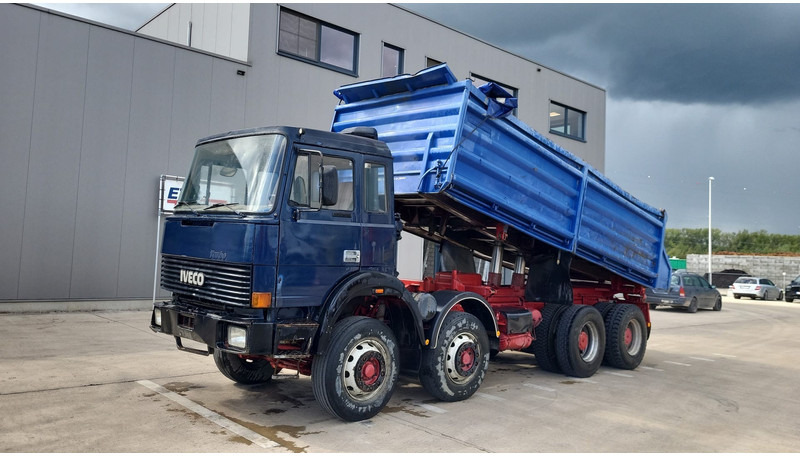 Iveco Magirus 340-34 (GRAND PONT / LAMES / POMPE MANUELLE / PARFAIT) - Billenőplatós teherautó: 1 kép. Iveco Magirus 340-34 (GRAND PONT / LAMES / POMPE MANUELLE / PARFAIT) - Billenőplatós teherautó: 1 kép.