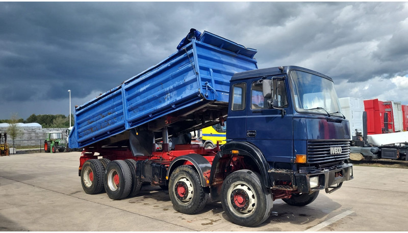 Iveco Magirus 340-34 (GRAND PONT / LAMES / POMPE MANUELLE / PARFAIT) - Billenőplatós teherautó: 4 kép. Iveco Magirus 340-34 (GRAND PONT / LAMES / POMPE MANUELLE / PARFAIT) - Billenőplatós teherautó: 4 kép.