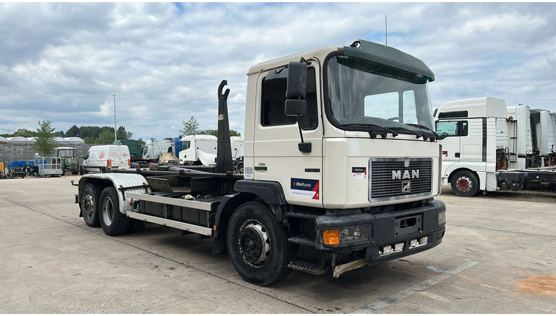 MAN 26.312 (6 CYLINDER / 6X2 / BELGIAN TRUCK IN GOOD CONDITION) - Alvaz teherautó: 3 kép. MAN 26.312 (6 CYLINDER / 6X2 / BELGIAN TRUCK IN GOOD CONDITION) - Alvaz teherautó: 3 kép.