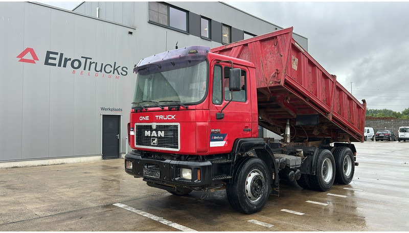 MAN 26.403 (STEEL SUSPENSION / VERY CLEAN / 6 CYLINDER / BIG AXLE / EURO 2) - Billenőplatós teherautó: 1 kép. MAN 26.403 (STEEL SUSPENSION / VERY CLEAN / 6 CYLINDER / BIG AXLE / EURO 2) - Billenőplatós teherautó: 1 kép.