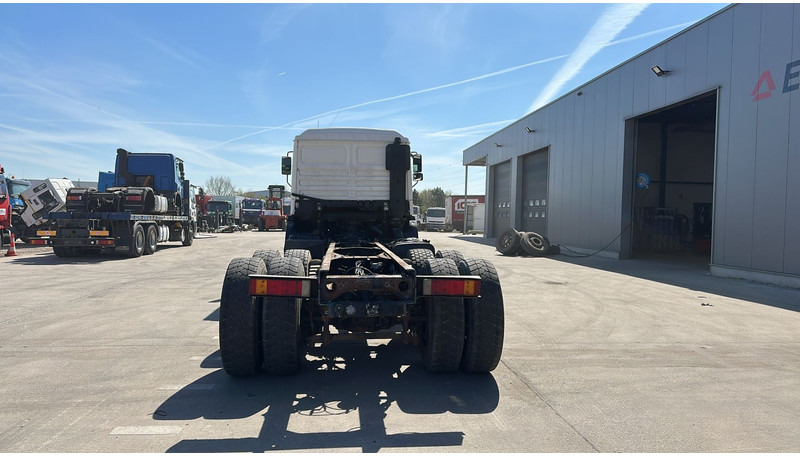 MAN 33.464 (6 CYLINDER / EURO 2 / SEMI MANUAL PUMP / BIG AXLE / STEEL SUSP. / LAMES) - Alvaz teherautó: 5 kép. MAN 33.464 (6 CYLINDER / EURO 2 / SEMI MANUAL PUMP / BIG AXLE / STEEL SUSP. / LAMES) - Alvaz teherautó: 5 kép.