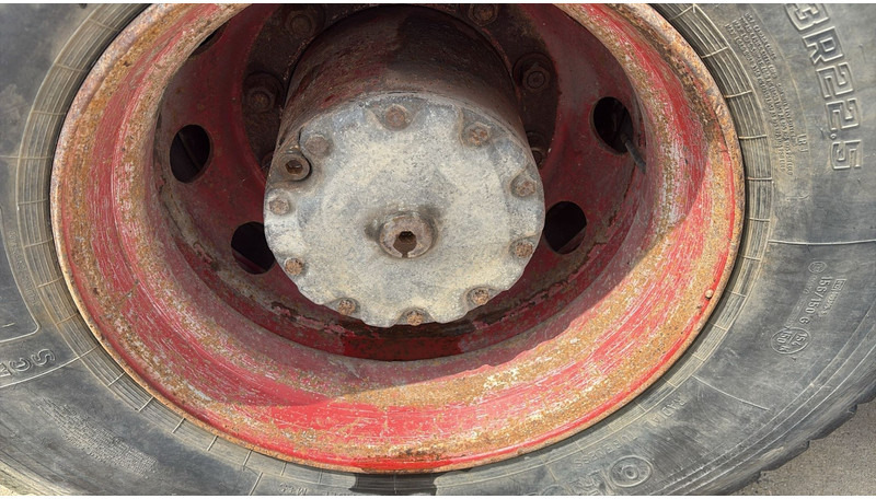 Billenőplatós teherautó, Darus autó MAN 35.362 (6 CYLINDER / MANUAL PUMP / 8X4 / FALFINGER CRANE PK80 / STEEL SUSP.): 14 kép.