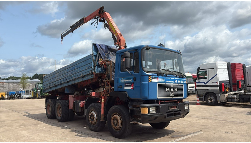 MAN 35.362 (6 CYLINDER / MANUAL PUMP / 8X4 / FALFINGER CRANE PK80 / STEEL SUSP.) - Billenőplatós teherautó, Darus autó: 3 kép. MAN 35.362 (6 CYLINDER / MANUAL PUMP / 8X4 / FALFINGER CRANE PK80 / STEEL SUSP.) - Billenőplatós teherautó, Darus autó: 3 kép.