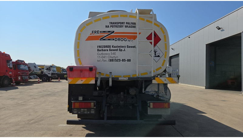 MAN TGA 18.460 (14.140L / MANUAL PUMP / MANUAL GEARBOX / TOP CONDITON / BOITE & POMPE MANUELLE) - Tartályos teherautó: 5 kép. MAN TGA 18.460 (14.140L / MANUAL PUMP / MANUAL GEARBOX / TOP CONDITON / BOITE & POMPE MANUELLE) - Tartályos teherautó: 5 kép.