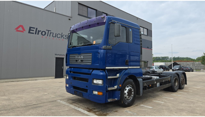MAN TGA 26.460 (MANUAL PUMP / POMPE MANUELLE / MANUAL GEARBOX / BOITE MANUELLE / 6X2 / FRONT STEEL / DEVANT LAMES) - Alvaz teherautó: 1 kép. MAN TGA 26.460 (MANUAL PUMP / POMPE MANUELLE / MANUAL GEARBOX / BOITE MANUELLE / 6X2 / FRONT STEEL / DEVANT LAMES) - Alvaz teherautó: 1 kép.