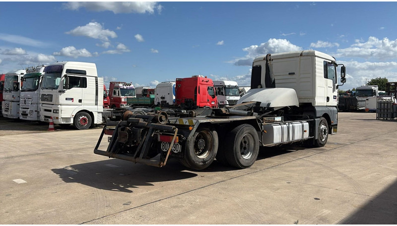 MAN TGA 28.480 (MANUAL PUMP / POMPE MANUELLE / BOITE MANUAL / MANUAL GEARBOX) - Alvaz teherautó: 4 kép. MAN TGA 28.480 (MANUAL PUMP / POMPE MANUELLE / BOITE MANUAL / MANUAL GEARBOX) - Alvaz teherautó: 4 kép.