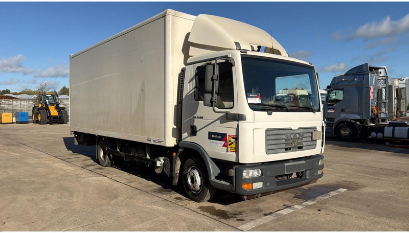 MAN TGL 8.180 (MANUAL GEARBOX / BOITE MANUELLE / CAMION BELGE / BELGIAN TRUCK) - Dobozos felépítményű teherautó: 2 kép. MAN TGL 8.180 (MANUAL GEARBOX / BOITE MANUELLE / CAMION BELGE / BELGIAN TRUCK) - Dobozos felépítményű teherautó: 2 kép.