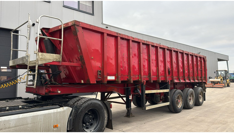 MOL K85F/27TRI/39ST (DRUM BRAKES / TIPPER AND CHASSIS STEEL) - Félpótkocsi billenőplatós: 1 kép. MOL K85F/27TRI/39ST (DRUM BRAKES / TIPPER AND CHASSIS STEEL) - Félpótkocsi billenőplatós: 1 kép.