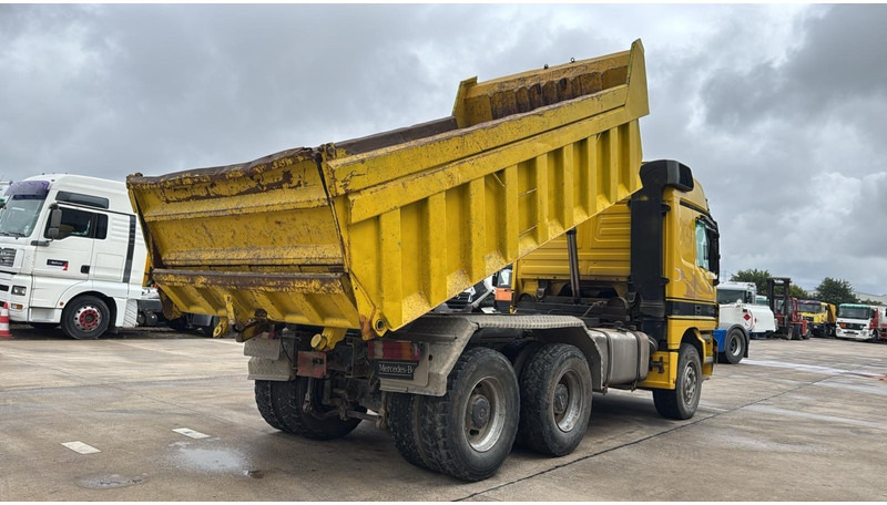 Mercedes-Benz ACTROS 2640 (EPS / LAMES / GRAND PONT / 6X4 / 3 PEDALES) - Billenőplatós teherautó: 4 kép. Mercedes-Benz ACTROS 2640 (EPS / LAMES / GRAND PONT / 6X4 / 3 PEDALES) - Billenőplatós teherautó: 4 kép.