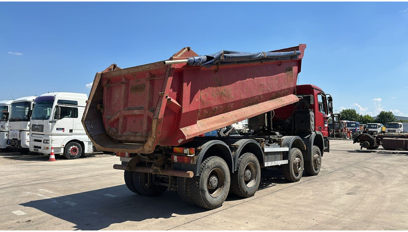 Mercedes-Benz Actros 4141 (8X6 / LAMES / STEEL / BIG AXLE / GRAND PONT / TAMBOURS / MANUAL GETRIEBE / MANUAL GEARBOX) - Billenőplatós teherautó: 4 kép. Mercedes-Benz Actros 4141 (8X6 / LAMES / STEEL / BIG AXLE / GRAND PONT / TAMBOURS / MANUAL GETRIEBE / MANUAL GEARBOX) - Billenőplatós teherautó: 4 kép.