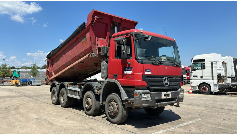 Mercedes-Benz Actros 4141 (8X6 / LAMES / STEEL / BIG AXLE / GRAND PONT / TAMBOURS / MANUAL GETRIEBE / MANUAL GEARBOX) - Billenőplatós teherautó: 3 kép. Mercedes-Benz Actros 4141 (8X6 / LAMES / STEEL / BIG AXLE / GRAND PONT / TAMBOURS / MANUAL GETRIEBE / MANUAL GEARBOX) - Billenőplatós teherautó: 3 kép.