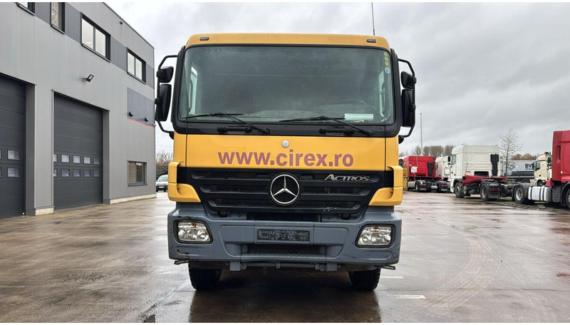 Mercedes-Benz Actros 4141 (EPS / 3 PEDALES / 8X4 / LAMES / GRAND PONT / STEEL SUSP. / MP2) - Alvaz teherautó: 5 kép. Mercedes-Benz Actros 4141 (EPS / 3 PEDALES / 8X4 / LAMES / GRAND PONT / STEEL SUSP. / MP2) - Alvaz teherautó: 5 kép.