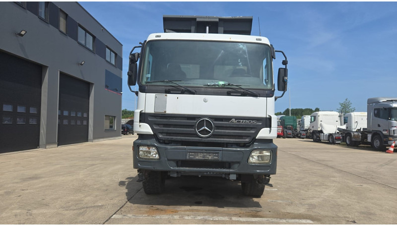Mercedes-Benz Actros 4141 (EPS / 8X6 / GRAND PONT / BIG AXLE / LAMES / STEEL / V6) - Billenőplatós teherautó: 2 kép. Mercedes-Benz Actros 4141 (EPS / 8X6 / GRAND PONT / BIG AXLE / LAMES / STEEL / V6) - Billenőplatós teherautó: 2 kép.