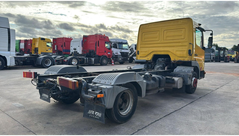 Mercedes-Benz Atego 815 (BOITE MANUELLE / MANUAL GEARBOX) - Alvaz teherautó: 4 kép. Mercedes-Benz Atego 815 (BOITE MANUELLE / MANUAL GEARBOX) - Alvaz teherautó: 4 kép.