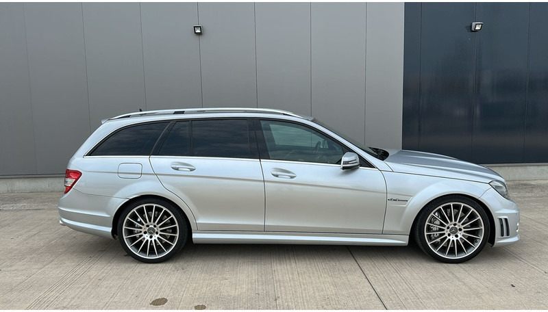 Mercedes-Benz C-Klasse 63 AMG (LICHTE VRACHT / BELGISCHE WAGEN / V8 / OPEN DAK) - Autó: 4 kép. Mercedes-Benz C-Klasse 63 AMG (LICHTE VRACHT / BELGISCHE WAGEN / V8 / OPEN DAK) - Autó: 4 kép.