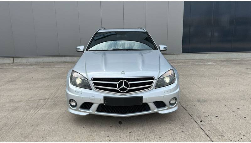 Mercedes-Benz C-Klasse 63 AMG (LICHTE VRACHT / BELGISCHE WAGEN / V8 / OPEN DAK) - Autó: 2 kép. Mercedes-Benz C-Klasse 63 AMG (LICHTE VRACHT / BELGISCHE WAGEN / V8 / OPEN DAK) - Autó: 2 kép.