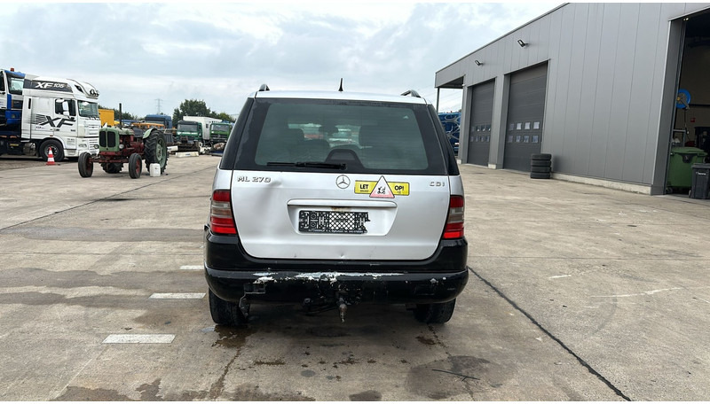 Mercedes-Benz M-Klasse ML 270 CDI - Terepjáró/ SUV: 5 kép. Mercedes-Benz M-Klasse ML 270 CDI - Terepjáró/ SUV: 5 kép.