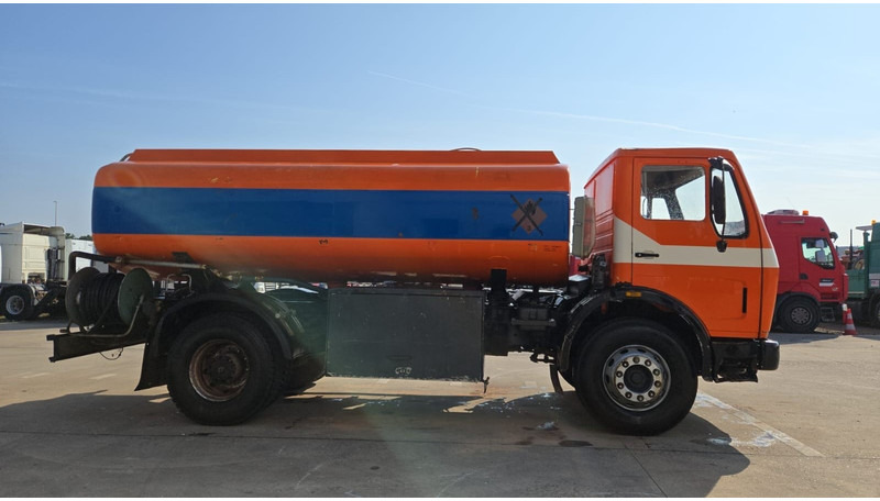 Mercedes-Benz SK 1619 (12.400L / GERMAN TRUCK / CAMION ALLEMAGNE / LAMES / GRAND PONT / V6) - Tartályos teherautó: 4 kép. Mercedes-Benz SK 1619 (12.400L / GERMAN TRUCK / CAMION ALLEMAGNE / LAMES / GRAND PONT / V6) - Tartályos teherautó: 4 kép.