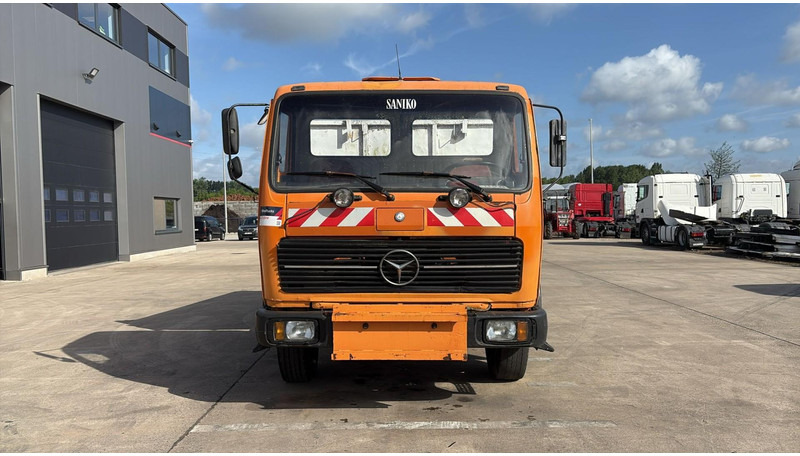 Mercedes-Benz SK 1628 (V8 / LAMES / GRAND PONT / POMPE MANUELLE) - Billenőplatós teherautó: 2 kép. Mercedes-Benz SK 1628 (V8 / LAMES / GRAND PONT / POMPE MANUELLE) - Billenőplatós teherautó: 2 kép.