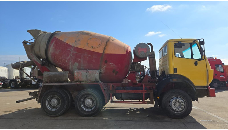 Mercedes-Benz SK 2527 (MALAXEUR / MIXER / POSSIBLE COMME CHASSIS / 6X4 / LAMES / GRAND PONT) - Betonmixer: 3 kép. Mercedes-Benz SK 2527 (MALAXEUR / MIXER / POSSIBLE COMME CHASSIS / 6X4 / LAMES / GRAND PONT) - Betonmixer: 3 kép.