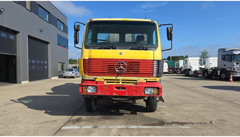 Mercedes-Benz SK 2527 (MALAXEUR / MIXER / POSSIBLE COMME CHASSIS / 6X4 / LAMES / GRAND PONT) - Betonmixer: 2 kép. Mercedes-Benz SK 2527 (MALAXEUR / MIXER / POSSIBLE COMME CHASSIS / 6X4 / LAMES / GRAND PONT) - Betonmixer: 2 kép.