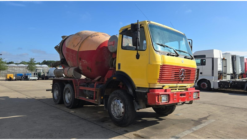 Mercedes-Benz SK 2527 (MALAXEUR / MIXER / POSSIBLE COMME CHASSIS / 6X4 / LAMES / GRAND PONT) - Betonmixer: 5 kép. Mercedes-Benz SK 2527 (MALAXEUR / MIXER / POSSIBLE COMME CHASSIS / 6X4 / LAMES / GRAND PONT) - Betonmixer: 5 kép.