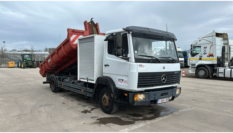 Mercedes-Benz SK 814 (BELGIAN TRUCK / HOOK / PERFECT CONDITION !!! / WITH CONTAINER / 363000 KM !!!! ) - Horgos rakodó teherautó: 4 kép. Mercedes-Benz SK 814 (BELGIAN TRUCK / HOOK / PERFECT CONDITION !!! / WITH CONTAINER / 363000 KM !!!! ) - Horgos rakodó teherautó: 4 kép.