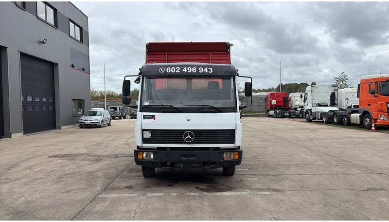 Mercedes-Benz SK 814 (SPER / AUXILAIRY / MANUAL PUMP / STEEL SUSP. / 6 CYLINDER / 3 WAY TIPPER / PERFECT) - Billenőplatós teherautó: 2 kép. Mercedes-Benz SK 814 (SPER / AUXILAIRY / MANUAL PUMP / STEEL SUSP. / 6 CYLINDER / 3 WAY TIPPER / PERFECT) - Billenőplatós teherautó: 2 kép.
