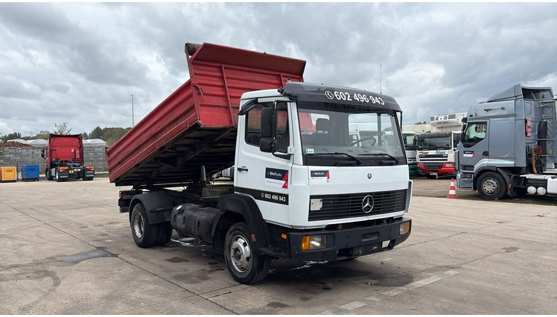 Mercedes-Benz SK 814 (SPER / AUXILAIRY / MANUAL PUMP / STEEL SUSP. / 6 CYLINDER / 3 WAY TIPPER / PERFECT) - Billenőplatós teherautó: 3 kép. Mercedes-Benz SK 814 (SPER / AUXILAIRY / MANUAL PUMP / STEEL SUSP. / 6 CYLINDER / 3 WAY TIPPER / PERFECT) - Billenőplatós teherautó: 3 kép.