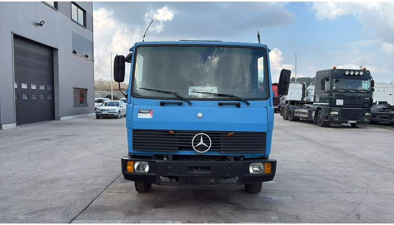 Mercedes-Benz SK 914 (EURO 2 / CHASSIS) - Alvaz teherautó: 2 kép. Mercedes-Benz SK 914 (EURO 2 / CHASSIS) - Alvaz teherautó: 2 kép.