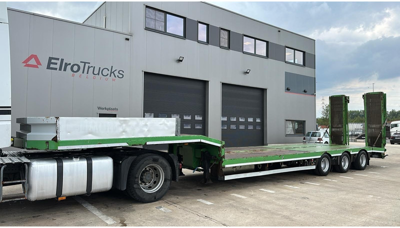 Nooteboom OSDB-45 VV (48 + 60 TONS /BE TRAILER / NALOOPAS / FOLLOW AXLE / NEW HYDRO PUMP / 4M HYDRAULIC RAMPS) - Félpótkocsi mélybölcsős: 1 kép. Nooteboom OSDB-45 VV (48 + 60 TONS /BE TRAILER / NALOOPAS / FOLLOW AXLE / NEW HYDRO PUMP / 4M HYDRAULIC RAMPS) - Félpótkocsi mélybölcsős: 1 kép.