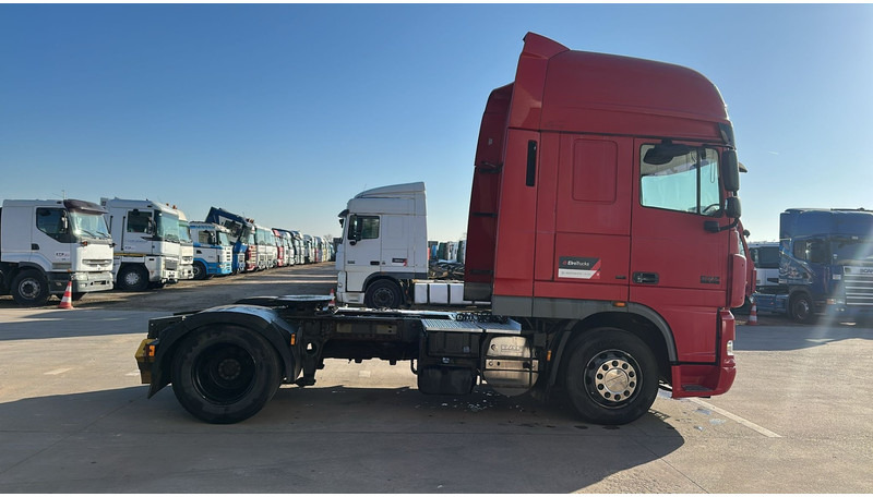 DAF 105 XF 460 (BOITE MANUELLE / MANUAL GEARBOX / PARFAIT ETAT / PERFECT CONDITION) - Nyergesvontató: 4 kép. DAF 105 XF 460 (BOITE MANUELLE / MANUAL GEARBOX / PARFAIT ETAT / PERFECT CONDITION) - Nyergesvontató: 4 kép.