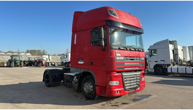 DAF 105 XF 460 (BOITE MANUELLE / MANUAL GEARBOX / PARFAIT ETAT / PERFECT CONDITION) - Nyergesvontató: 3 kép. DAF 105 XF 460 (BOITE MANUELLE / MANUAL GEARBOX / PARFAIT ETAT / PERFECT CONDITION) - Nyergesvontató: 3 kép.