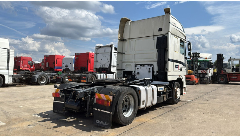DAF 105 XF 460 (BOITE MANUELLE / MANUAL GEARBOX / TRES PROPRE) - Nyergesvontató: 4 kép. DAF 105 XF 460 (BOITE MANUELLE / MANUAL GEARBOX / TRES PROPRE) - Nyergesvontató: 4 kép.