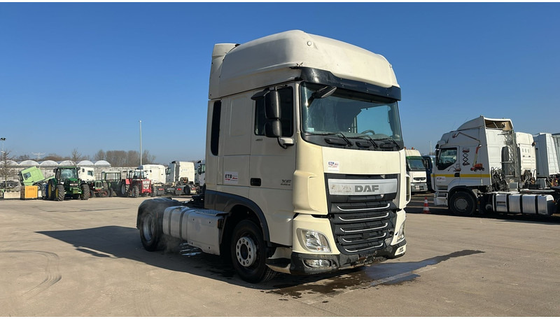DAF 106 XF 460 (BOITE MANUELLE / MANUAL GEARBOX / 834.000 KM / EURO 6) - Nyergesvontató: 3 kép. DAF 106 XF 460 (BOITE MANUELLE / MANUAL GEARBOX / 834.000 KM / EURO 6) - Nyergesvontató: 3 kép.